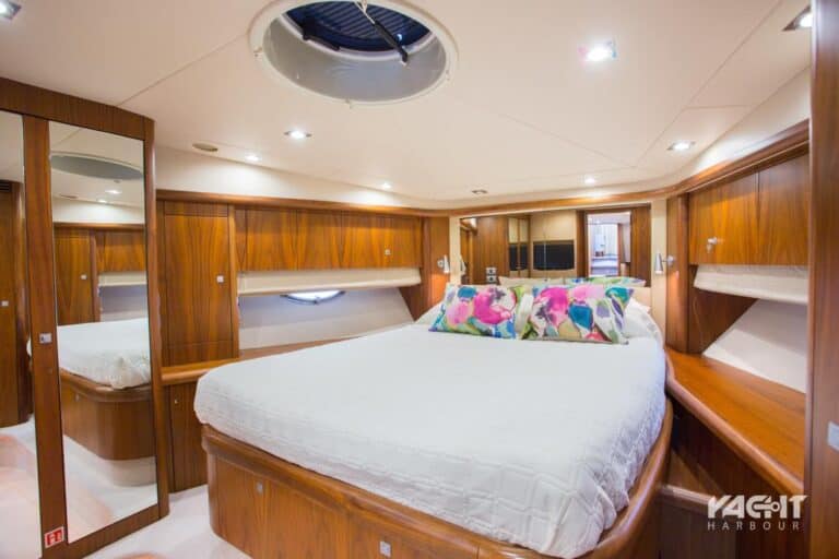 Private charter in Cartagena (photo 16 of 20)