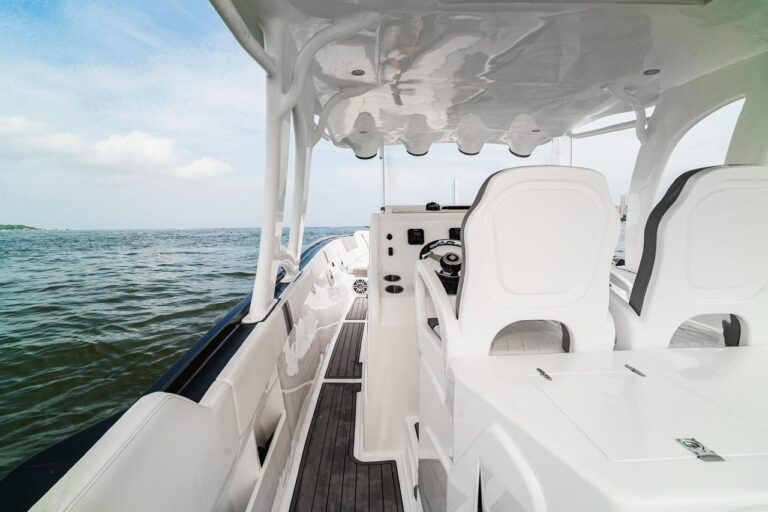 Lancha Deluxe Sport 42′ en Cartagena (foto 5 de 20)