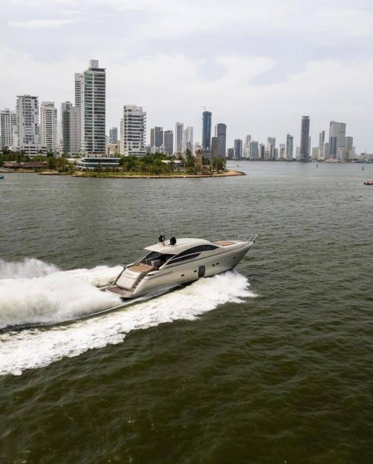 Private charter in Cartagena (photo 4 of 14)