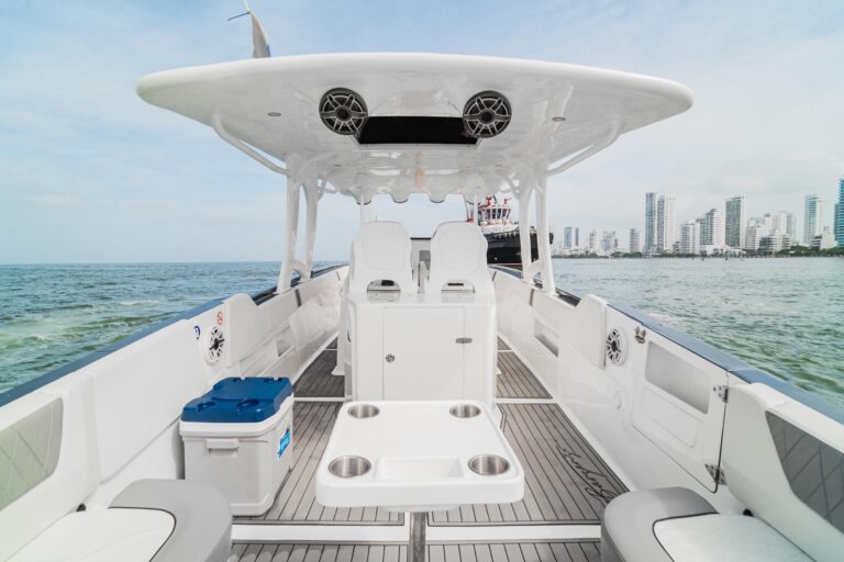 Lancha Deluxe Sport 42′ en Cartagena (foto 17 de 20)