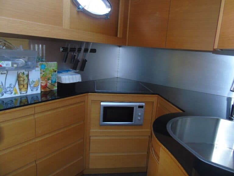 Private charter in Cartagena (photo 8 of 14)