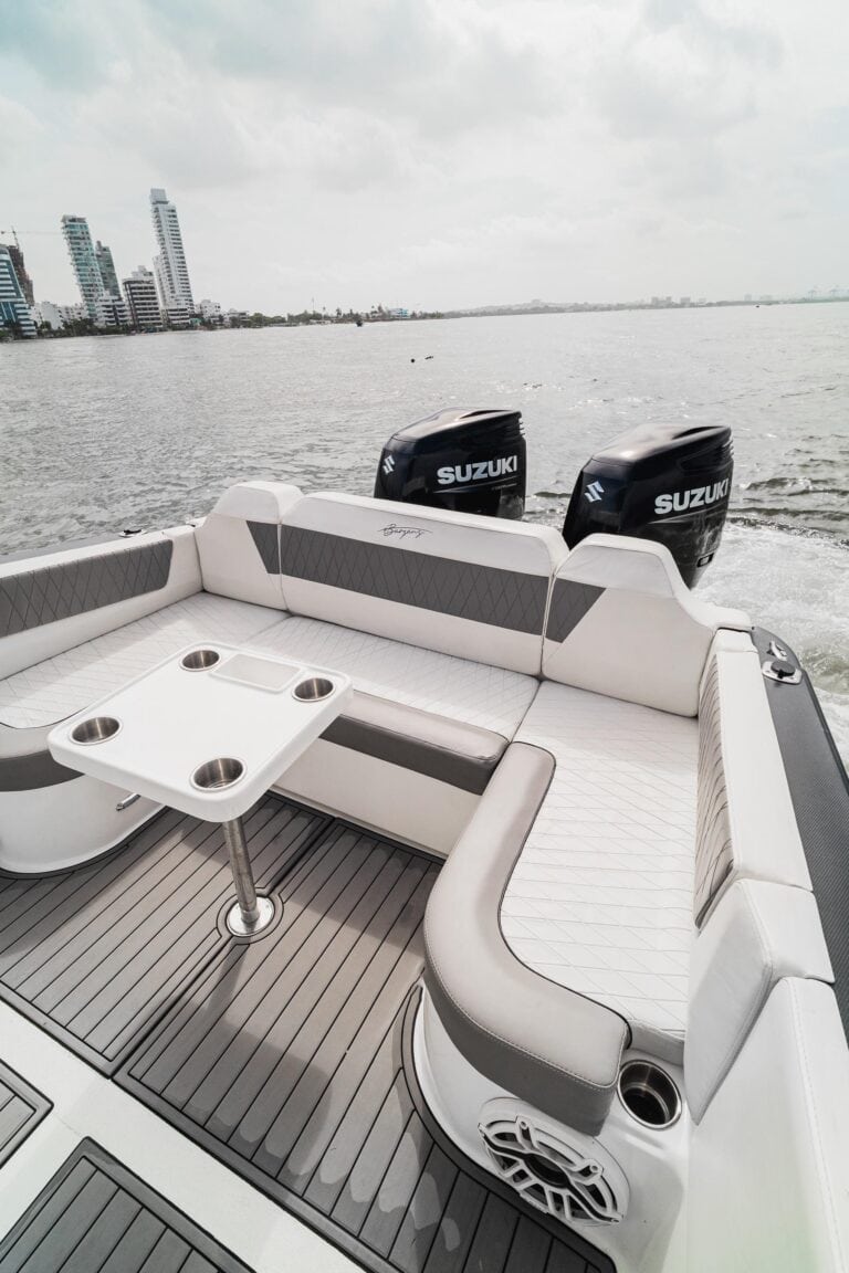 Lancha Deluxe Sport 42′ en Cartagena (foto 18 de 20)