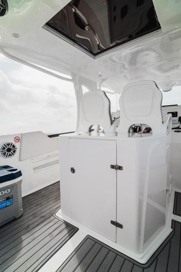 Lancha Deluxe Sport 42′ en Cartagena (foto 3 de 20)