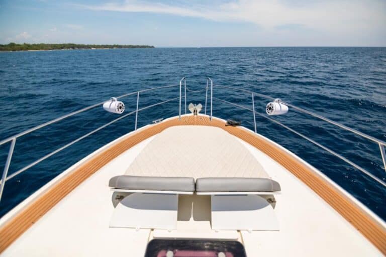 Private charter in Cartagena (photo 10 of 13)
