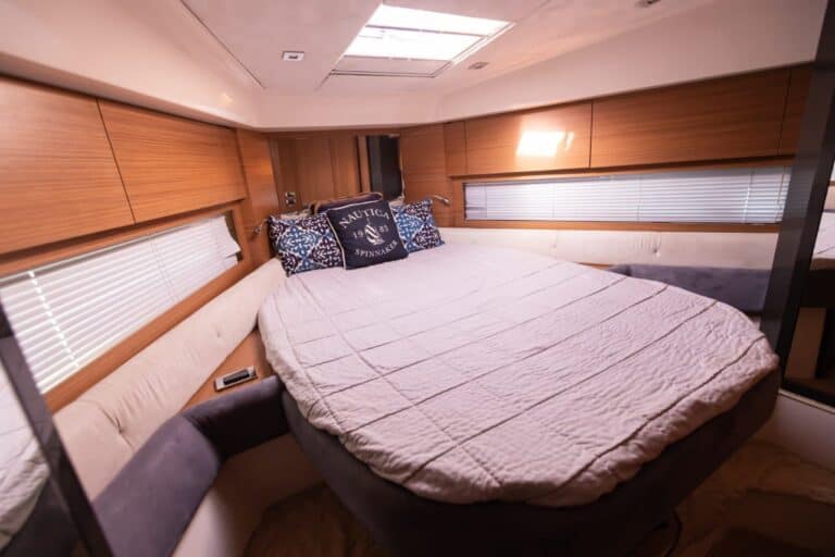 Yate Azimut Atlantis 48′ en Cartagena (foto 11 de 11)