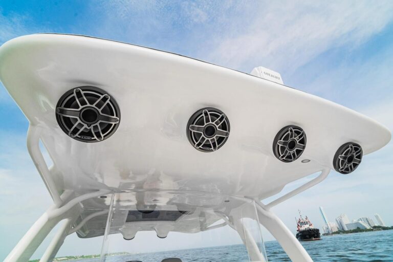 Lancha Deluxe Sport 42′ en Cartagena (foto 6 de 20)