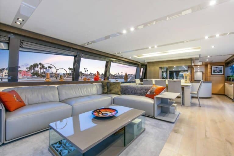 Yate Ferretti 96′ en Cartagena (foto 3 de 20)