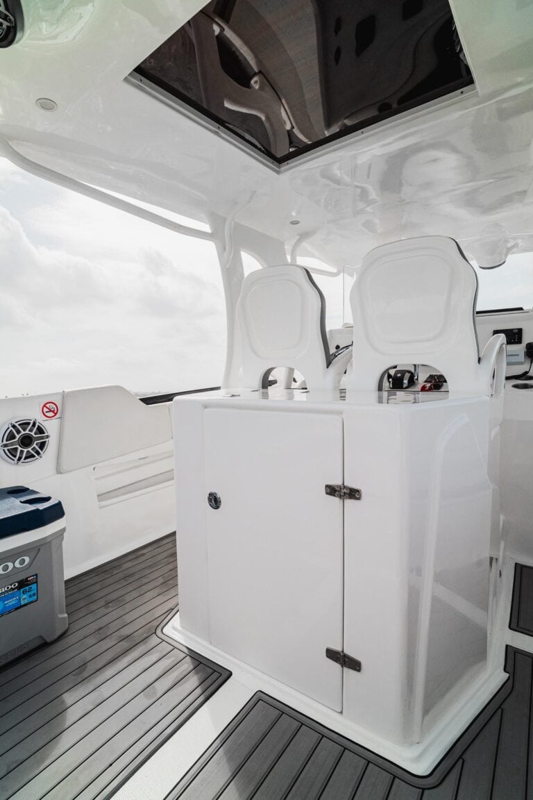 Lancha Deluxe Sport 42′ en Cartagena (foto 20 de 20)