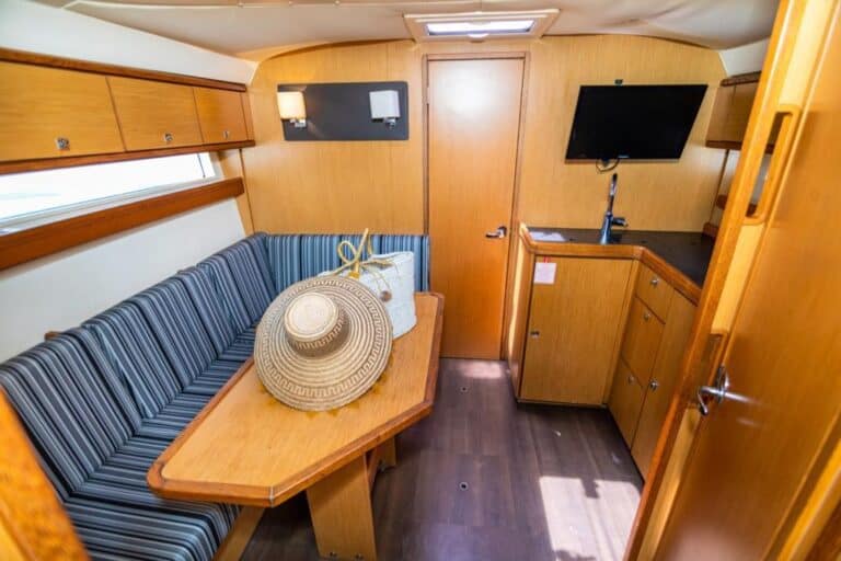 Private charter in Cartagena (photo 7 of 13)