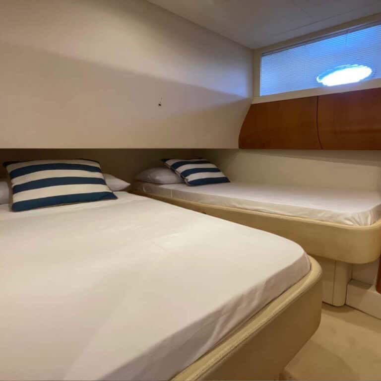 Yate Pershing II 56′ en Cartagena (foto 2 de 20)