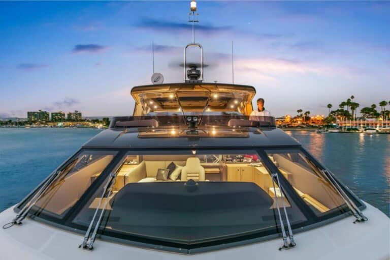 Yate Ferretti 96′ en Cartagena (foto 7 de 20)