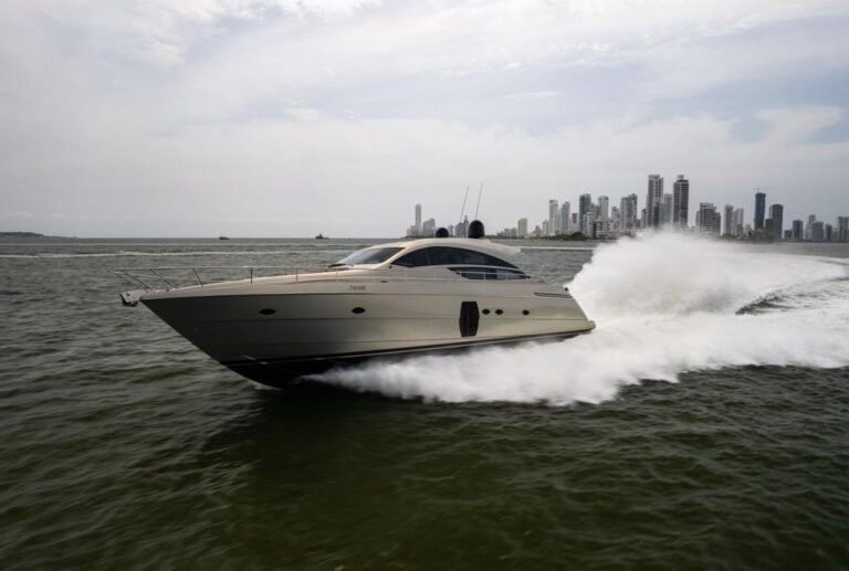 Private charter in Cartagena (photo 3 of 14)