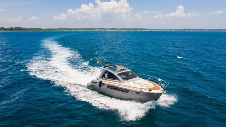 Private charter in Cartagena (photo 12 of 13)