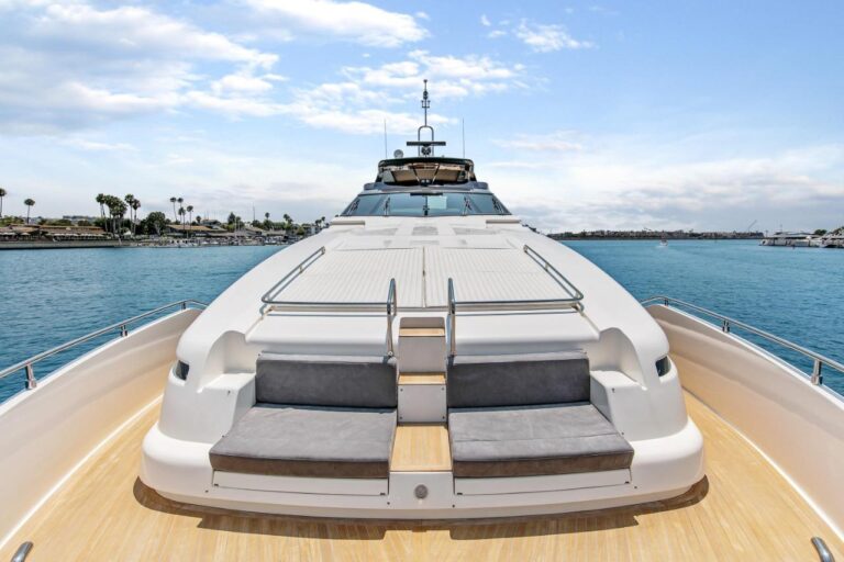 Yate Ferretti 96′ en Cartagena (foto 20 de 20)