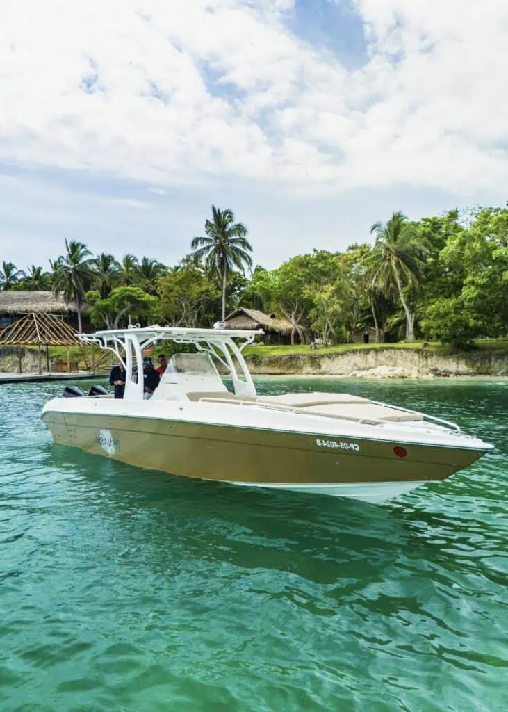 39' Boat Rental Cartagena