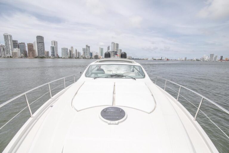 Private charter in Cartagena (photo 13 of 13)