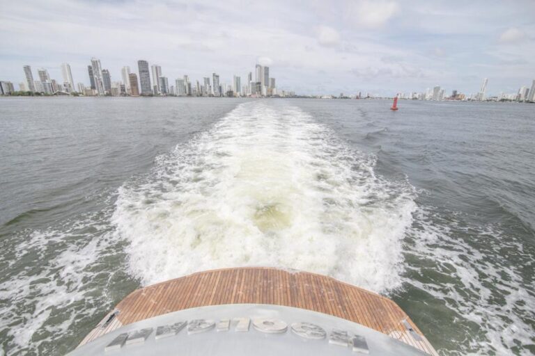 Private charter in Cartagena (photo 4 of 13)