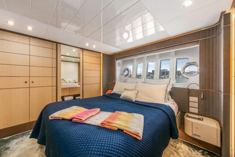 Yate Ferretti 96′ en Cartagena (foto 10 de 20)