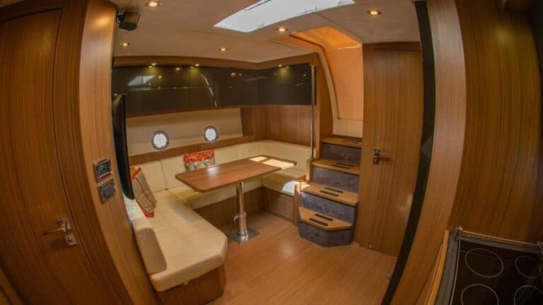 Yate Azimut Atlantis 44′ en Cartagena (foto 5 de 13)