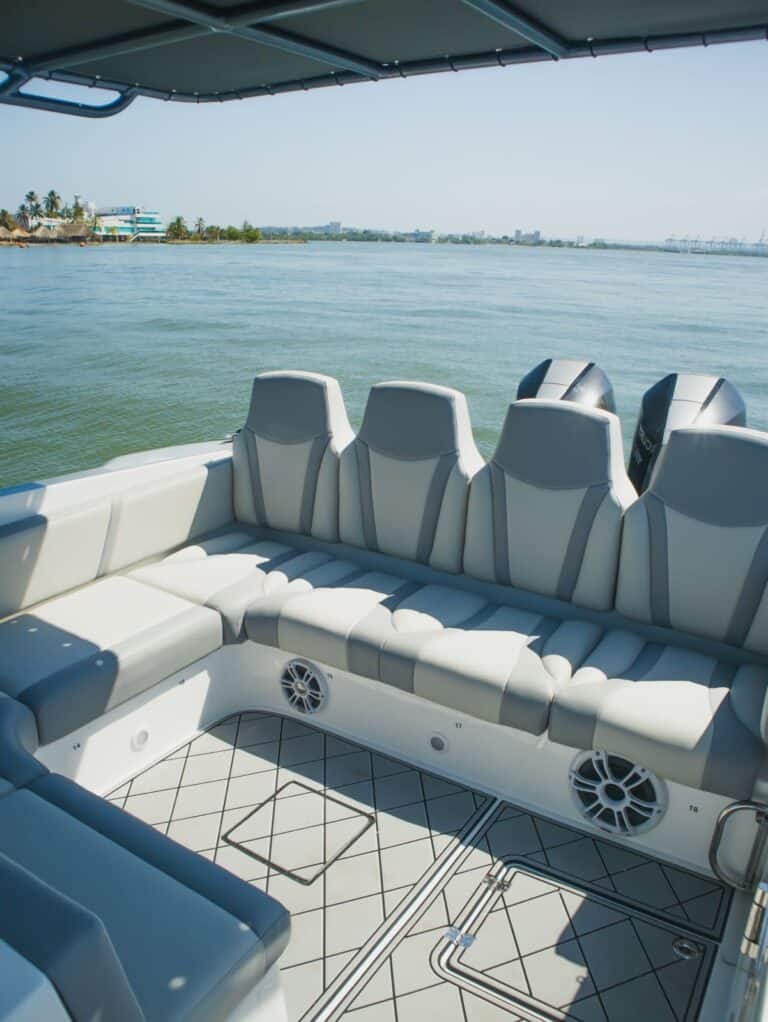 Private charter in Cartagena (photo 11 of 20)