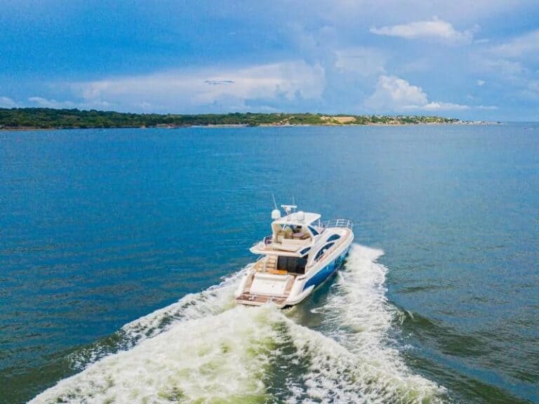 Private charter in Cartagena (photo 7 of 20)