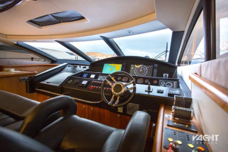 Private charter in Cartagena (photo 18 of 20)