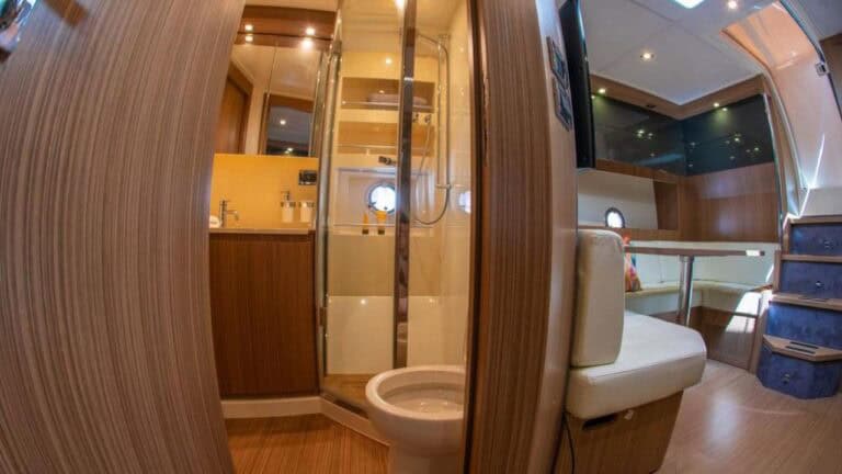 Yate Azimut Atlantis 44′ en Cartagena (foto 3 de 13)