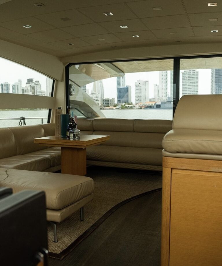 Private charter in Cartagena (photo 13 of 14)