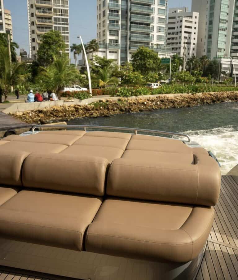 Private charter in Cartagena (photo 9 of 14)