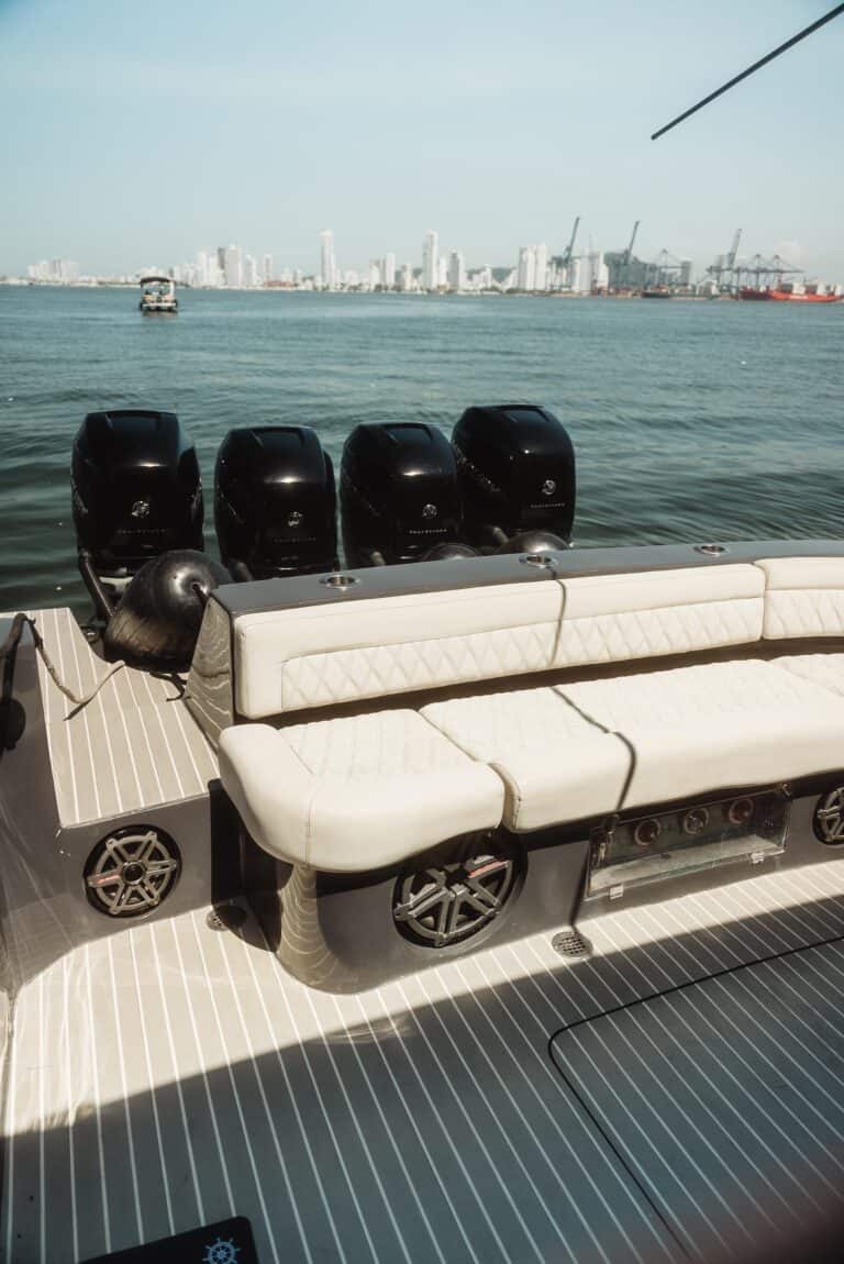 Speedboat with cabin 50’ Super Brown in Cartagena (photo 2 of 13)