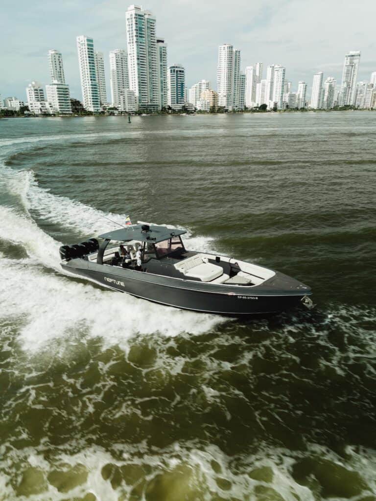 Private charter in Cartagena (photo 7 of 13)
