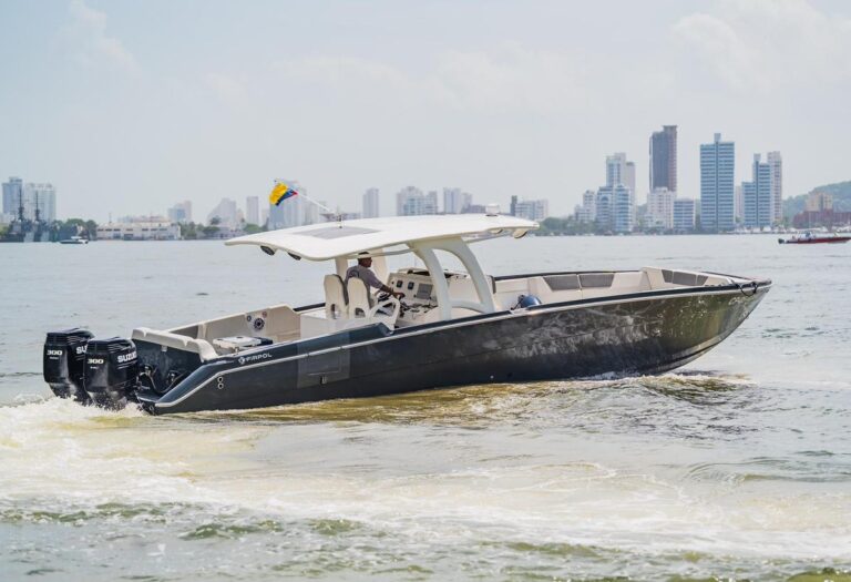 Lancha Deluxe Sport 42′ en Cartagena (foto 13 de 20)