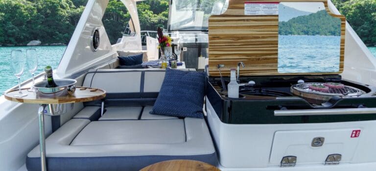 Private charter in Cartagena (photo 14 of 17)