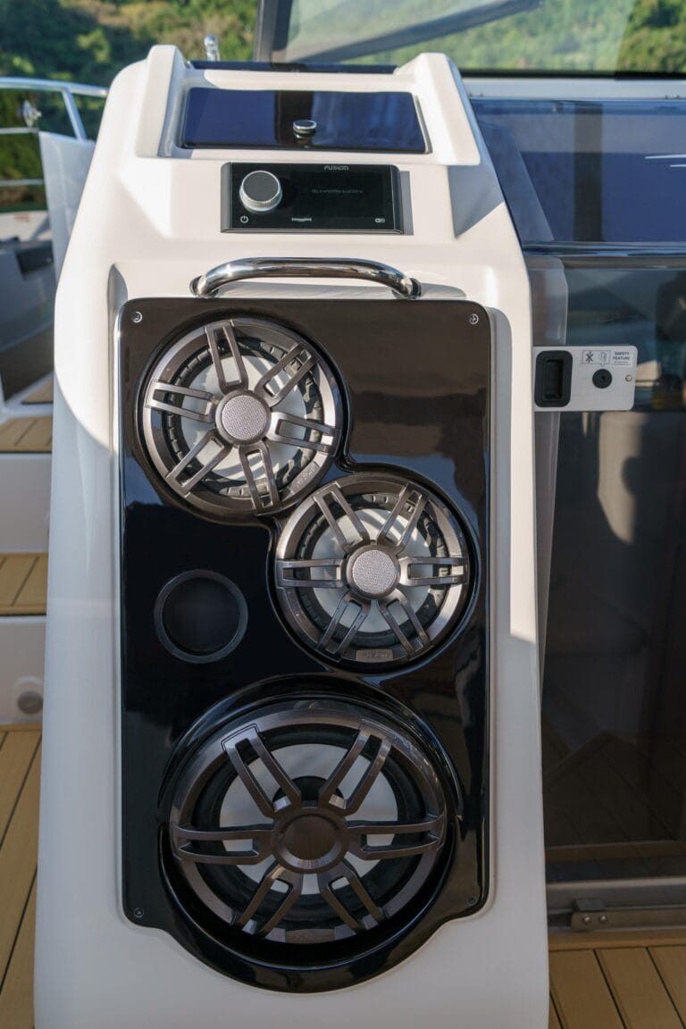 Speedboat with cabin 37’ Focker GT in Cartagena (photo 2 of 17)