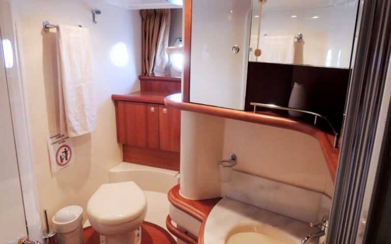 Private charter in Cartagena (photo 14 of 14)