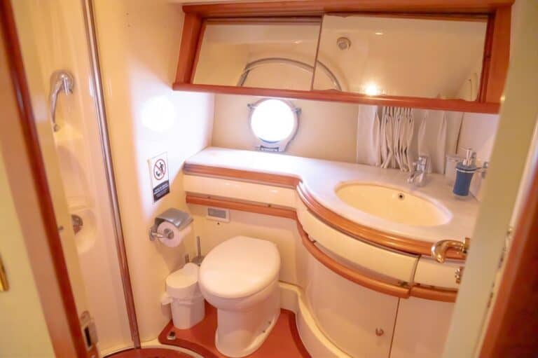 Private charter in Cartagena (photo 9 of 14)