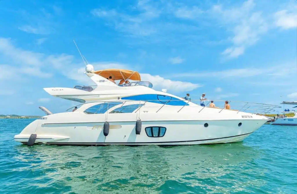 55" Yacht Rental Cartagena