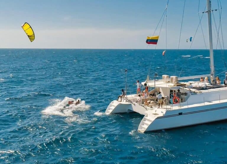 Catamarán para eventos Catamarán de fiesta 65′ en Cartagena (foto 2 de 9)