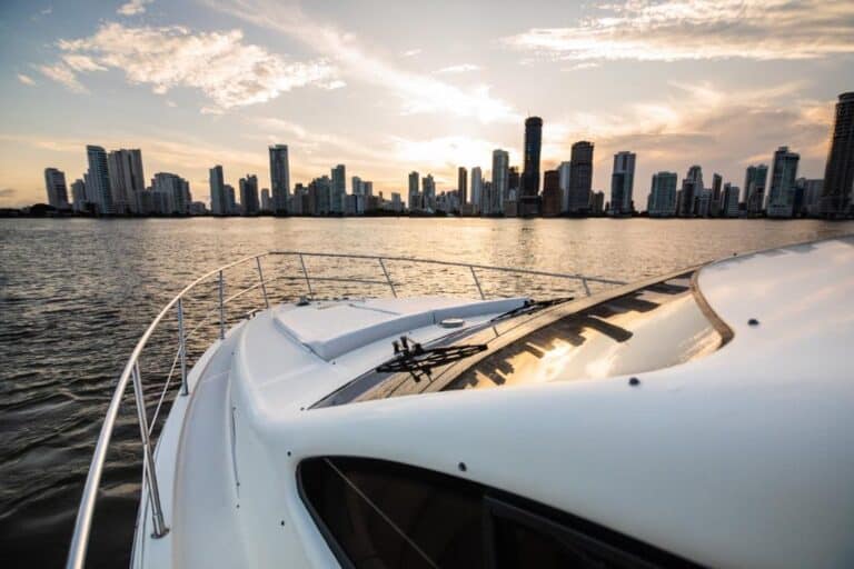 Yate Azimut 46′ en Cartagena (foto 6 de 20)