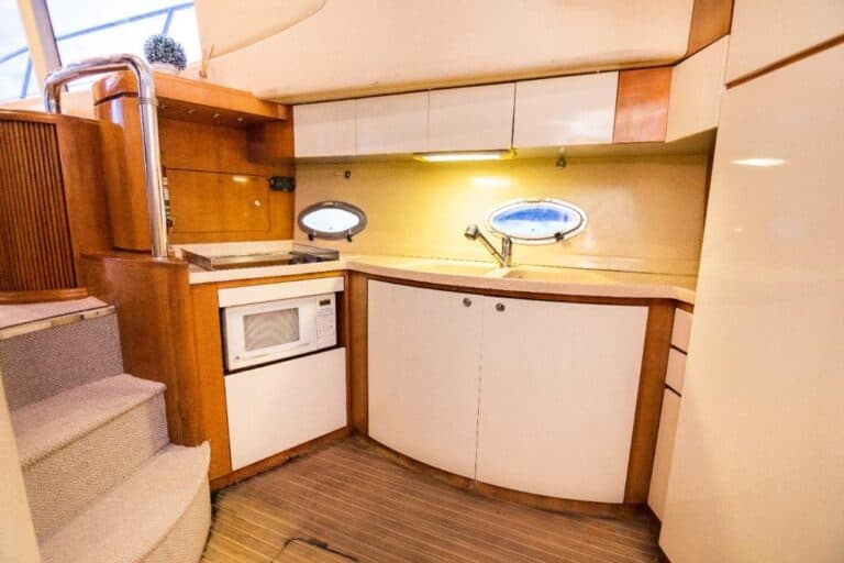 Yate Azimut 46′ en Cartagena (foto 3 de 20)