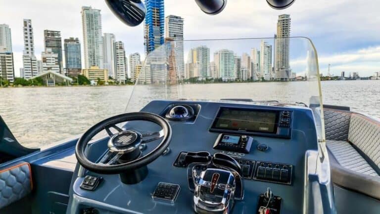 Private charter in Cartagena (photo 9 of 13)