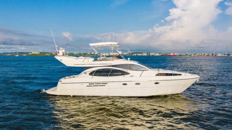 46′ Azimut, yacht for rent in Cartagena