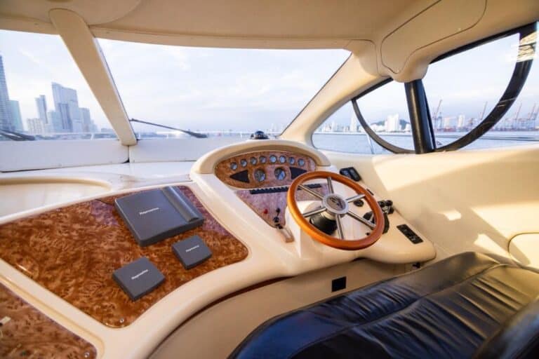 Yate Azimut 46′ en Cartagena (foto 14 de 20)