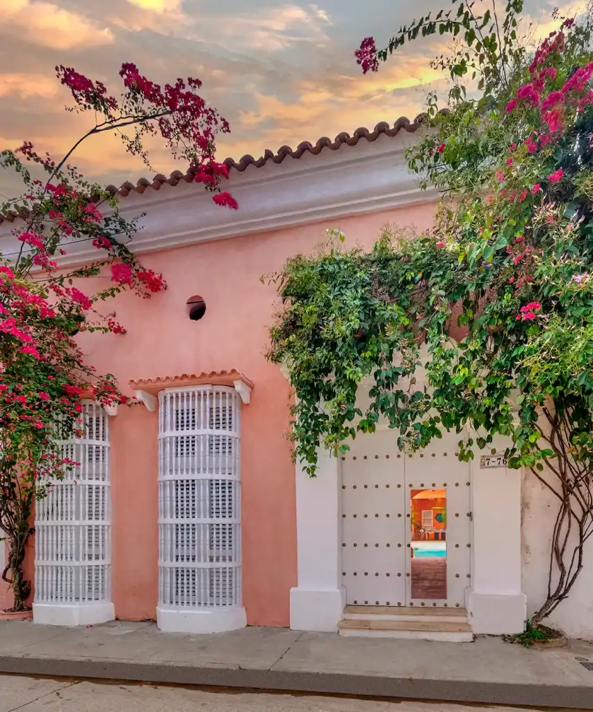 Private colonial villa in the walled city