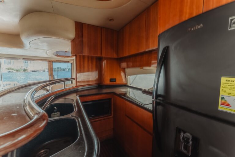 Yate Azimut Flybridge 62′ en Cartagena (foto 11 de 14)