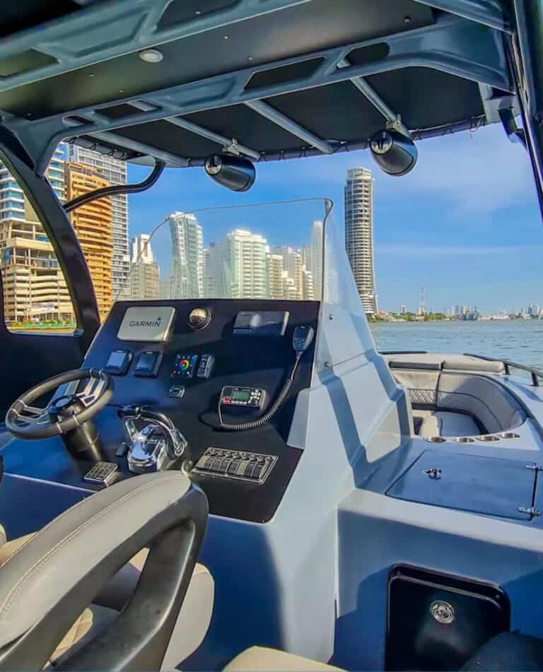 Private charter in Cartagena (photo 12 of 18)