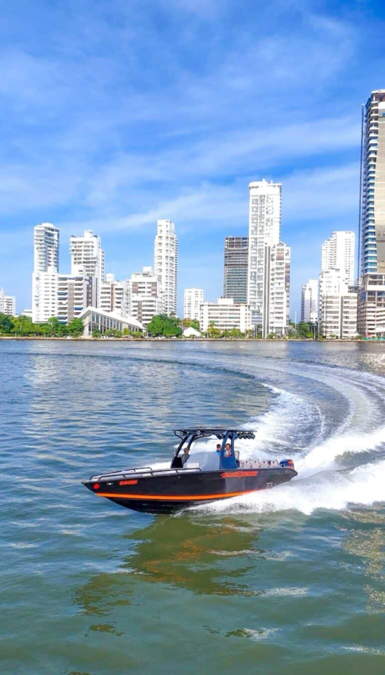 Private charter in Cartagena (photo 17 of 18)
