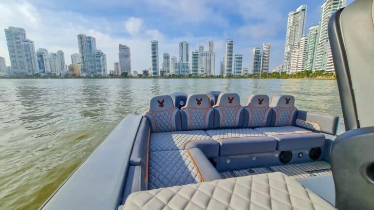 Private charter in Cartagena (photo 9 of 18)