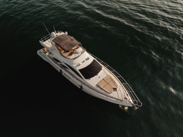 Yate Azimut Flybridge 62′ en Cartagena (foto 4 de 14)