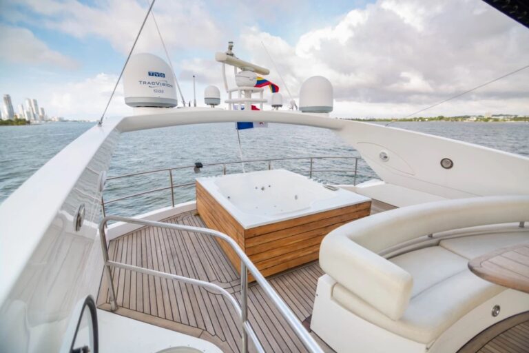 Yate Sunseeker 82′ en Cartagena (foto 20 de 20)